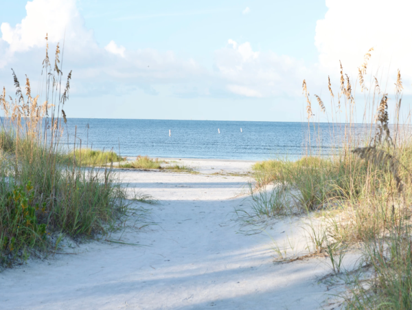 Fort Myers Beach Luxury Canal-Front Rental - 5 King Suites & Private Pool